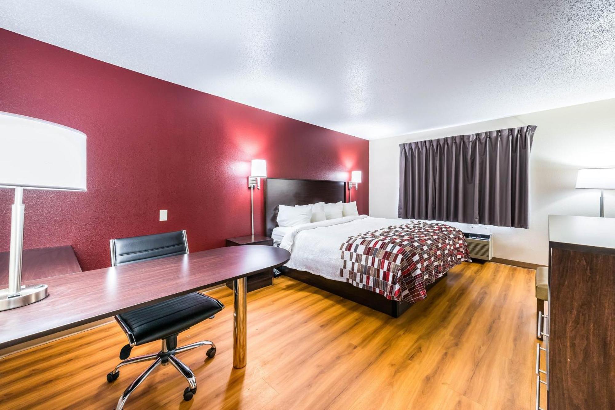 Motel Red Roof 2*