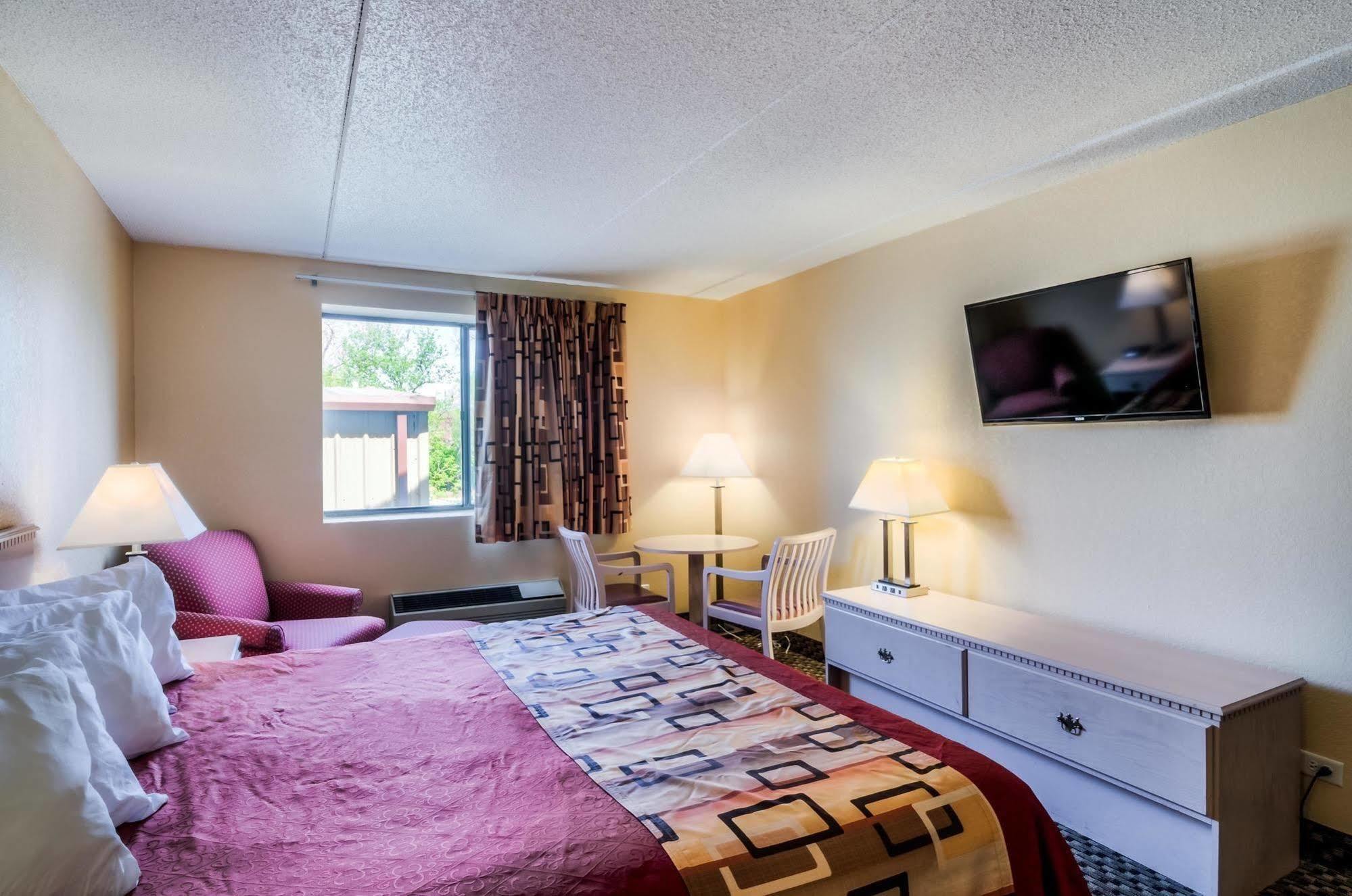 Red Roof Motel 2*